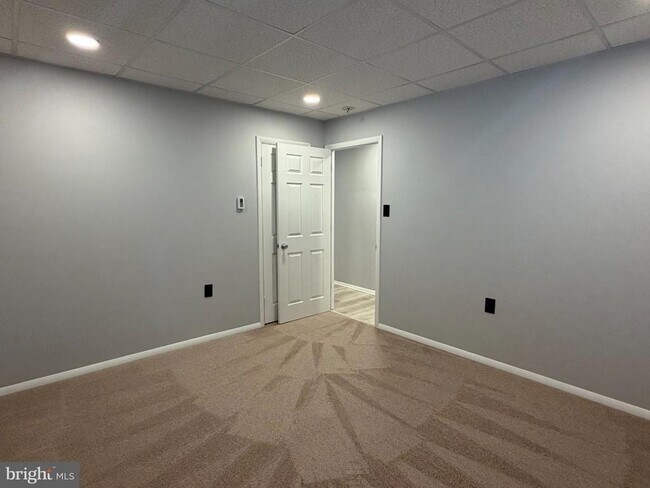Building Photo - 1048 Gray Ave