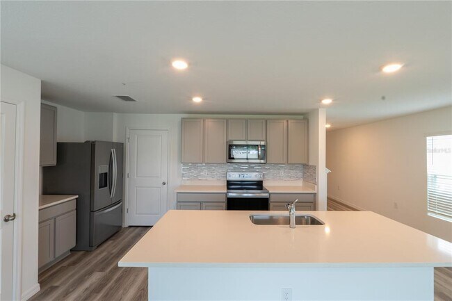 Building Photo - 4409 Sand Dollar Wy