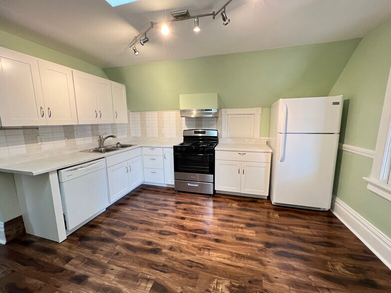 Kitchen - 2048 S Layton Blvd