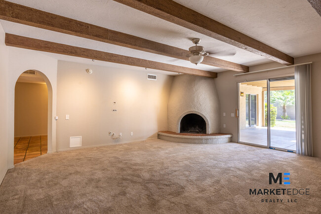 Building Photo - 4Bed/2.5Bath Home at 56th/Cactus! $399 MOV...