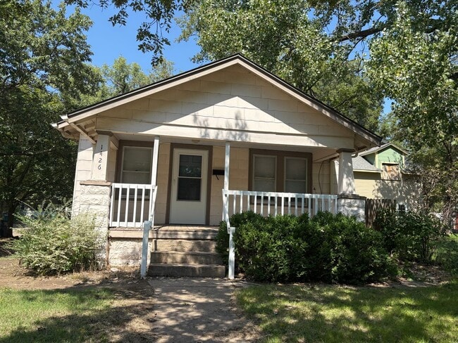 Primary Photo - Beautiful 2 bed/ 1 bath