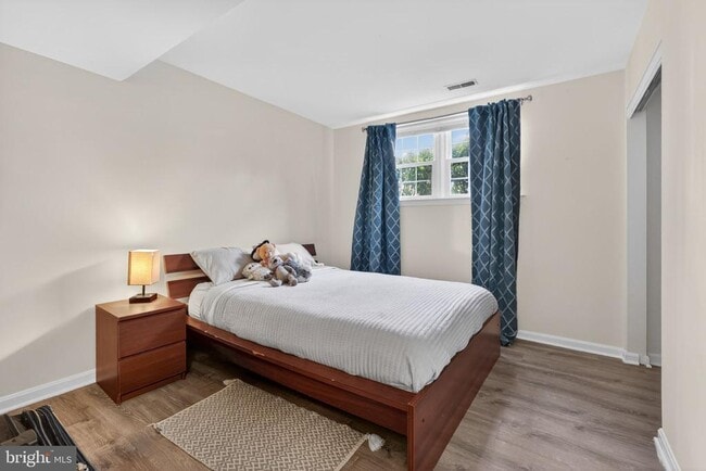 Building Photo - 8010 Readington Ct