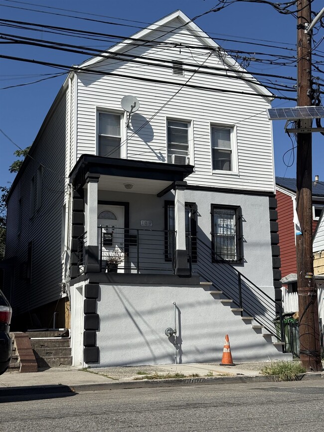 Primary Photo - 189 Garfield Ave