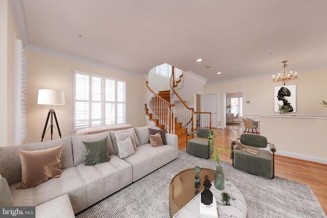 Building Photo - 1308 McLean Crest Ct