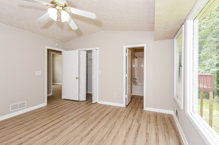 Building Photo - 5975 Wellborn Trail