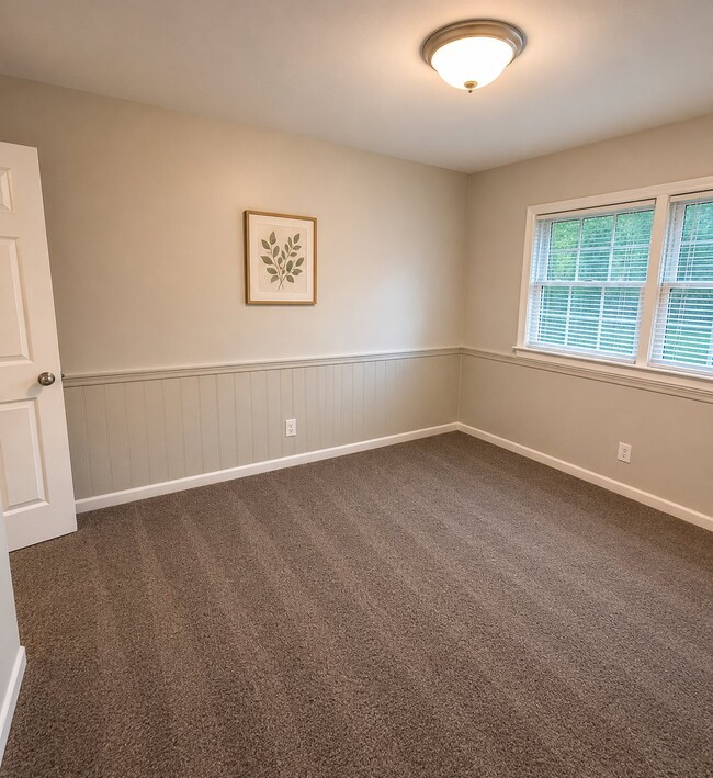 Building Photo - 307 Christopher Cir