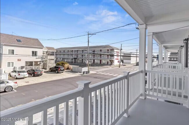 Building Photo - 207 Carteret Ave