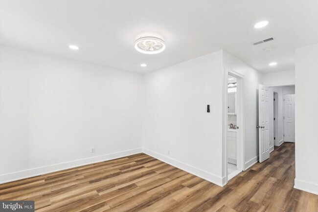 Building Photo - 807 N 42nd St