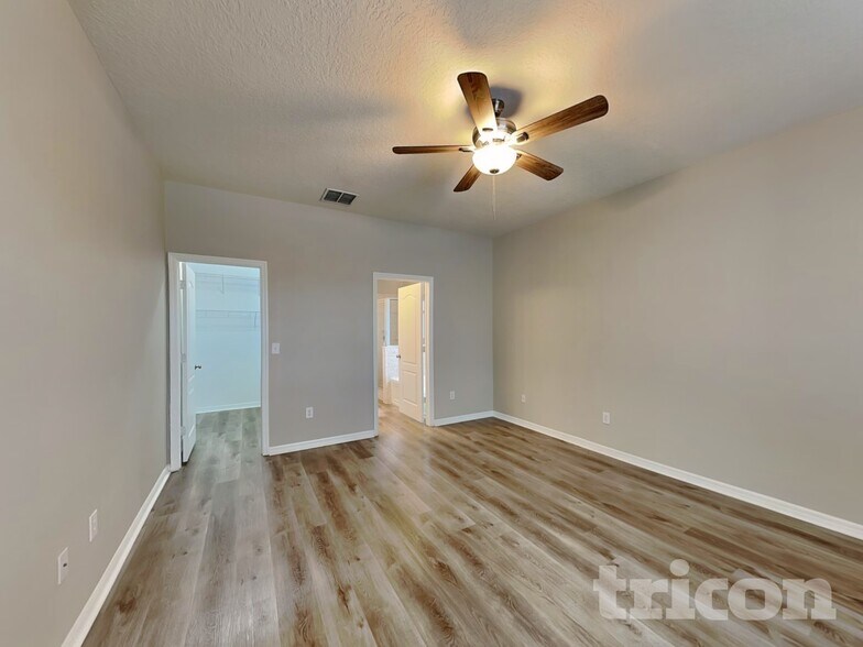 Building Photo - 12423 Ridgedale Dr