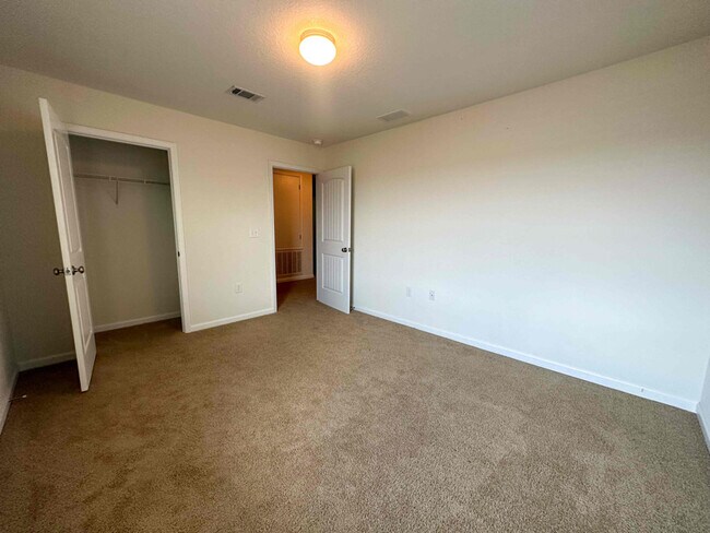 Building Photo - 733 Widgeon Wy