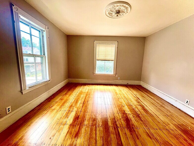 Primary Photo - 57 Rindge Ave
