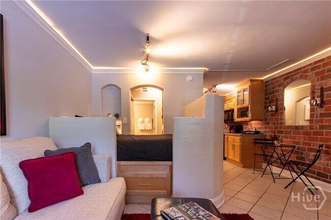 Building Photo - 760 E Campus Rd