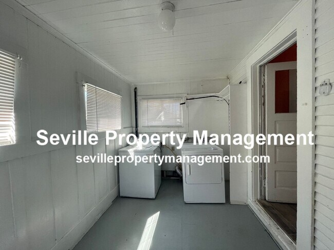 Building Photo - MOVE-IN READY 2+BR House in Prime NOBE neighborhood