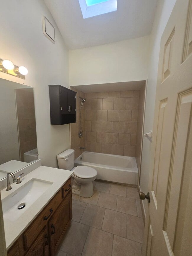 Building Photo - 4123 Tunbridge Pl