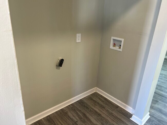 Building Photo - 1109 Netherland Ct