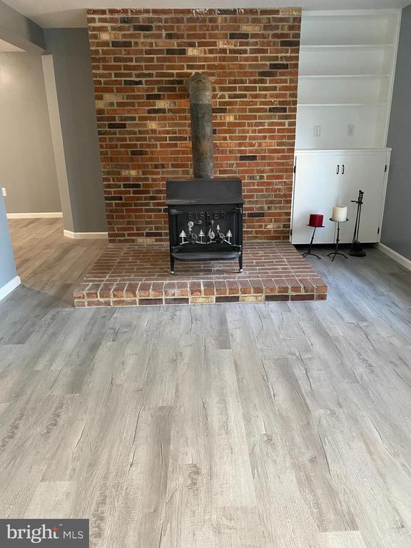 Building Photo - 122 Stuart Dr