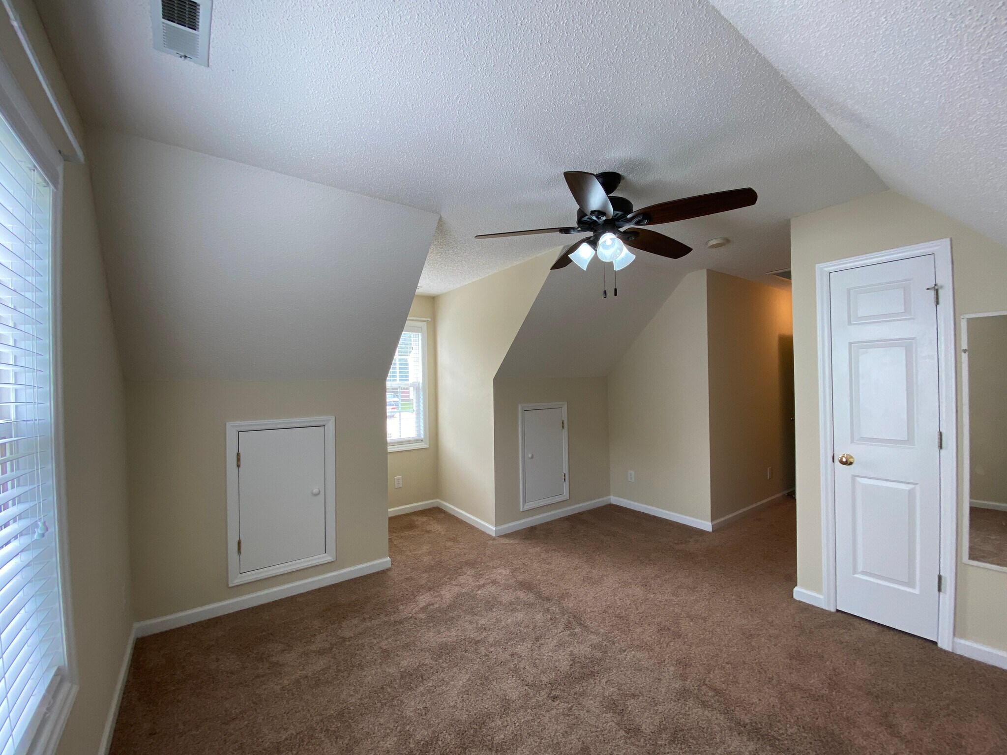 Building Photo - Room in Single Family Home on Ujamaa Dr