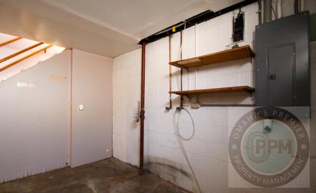 Building Photo - 3 Bed Home | 67th & Blondo