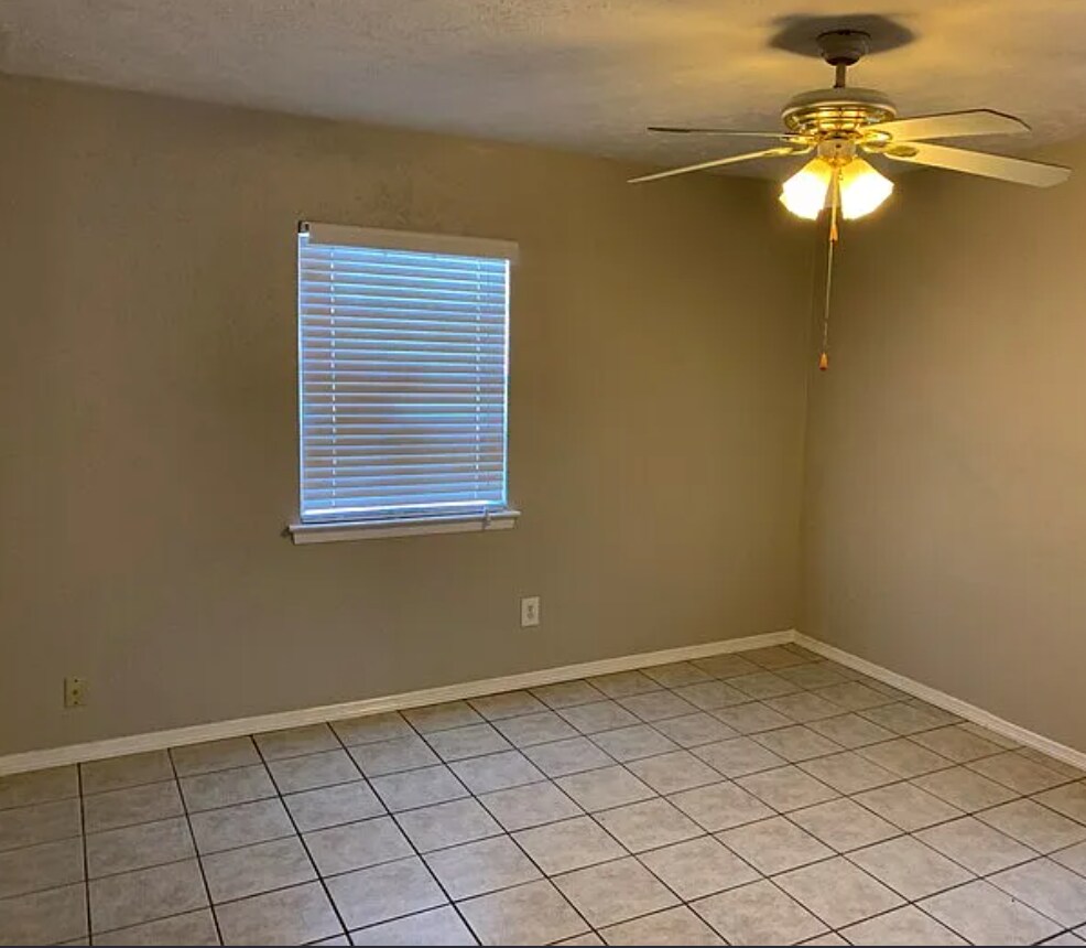 Building Photo - 603 Freestone Dr