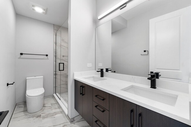 Building Photo - 4029 South Calumet Avenue