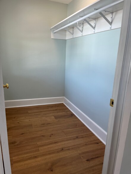 Building Photo - 388 S Main St