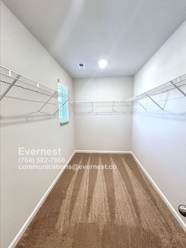 Building Photo - 217 Aniston Ln