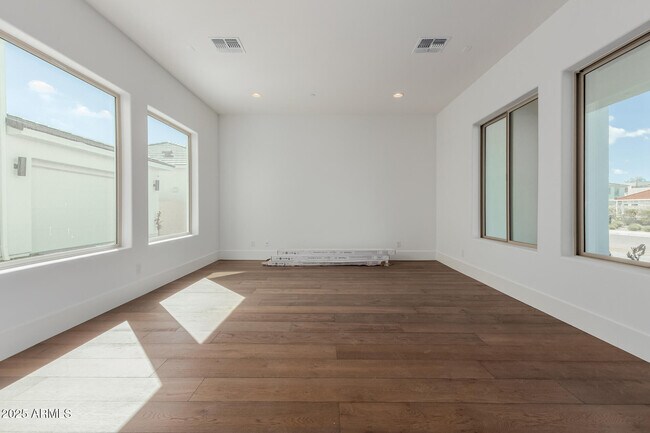 Building Photo - 12417 N 93rd Way