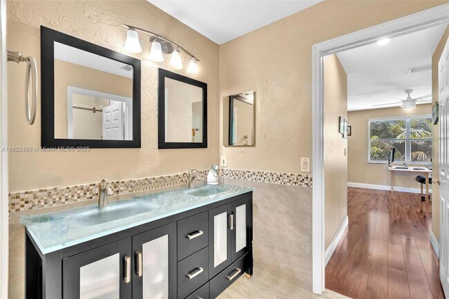 Building Photo - 16408 Sapphire Pl