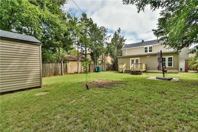 Building Photo - Beautifully Remodeled 4 Bedroom Home near ...