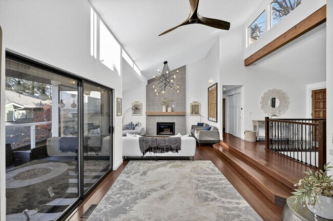 Building Photo - 5111 23rd Ave W