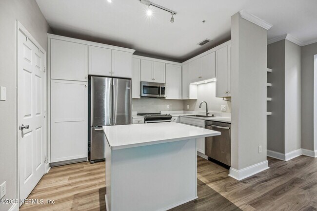 Building Photo - 170 Veracruz Dr