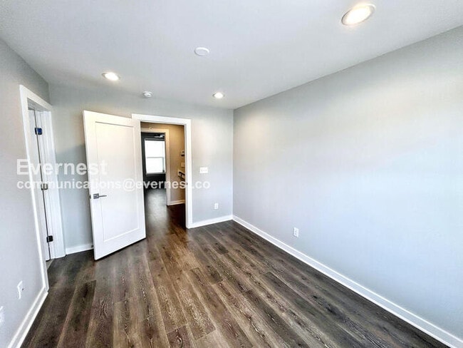 Building Photo - 203 Jeffries Wy