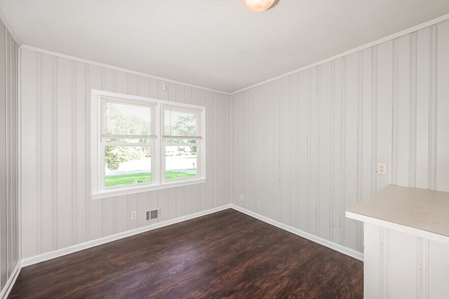 Building Photo - 58 Rustic Rd
