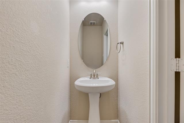 Building Photo - 16417 Stillhouse Hollow Ct