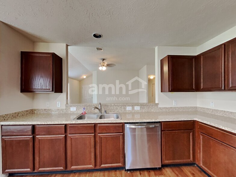 Building Photo - 3947 Hawthorn Glen Ct