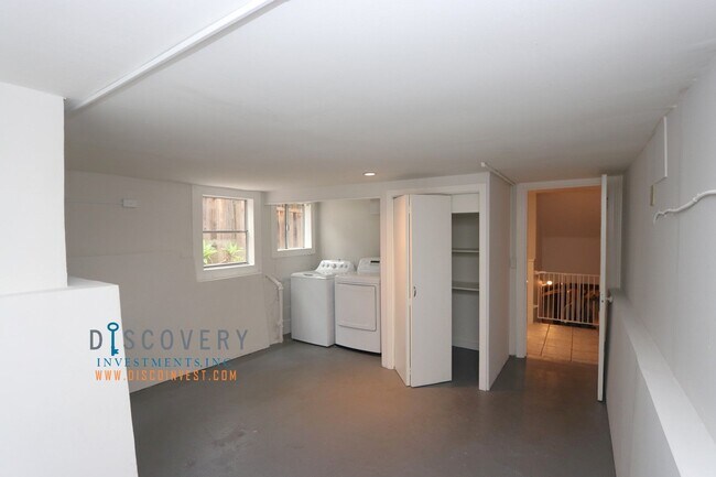 Building Photo - Oakmore Tudor with Large Backyard and Deck