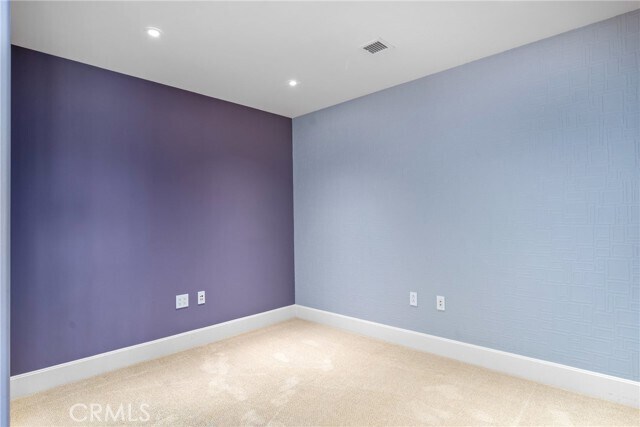 Building Photo - 3052 Scholarship