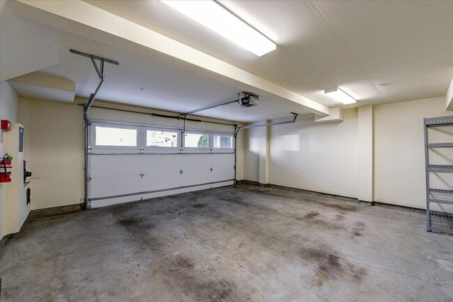 Building Photo - LUXURY TOWNHOME IN SUNNYVALE | 2014 BUILD
