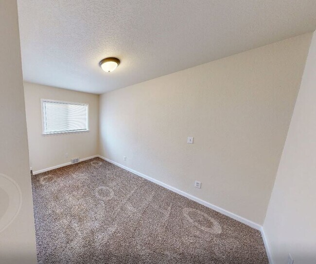 Building Photo - Charming Single Family Home