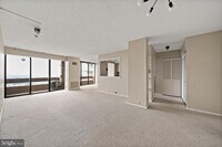 Building Photo - 1326 Spruce St