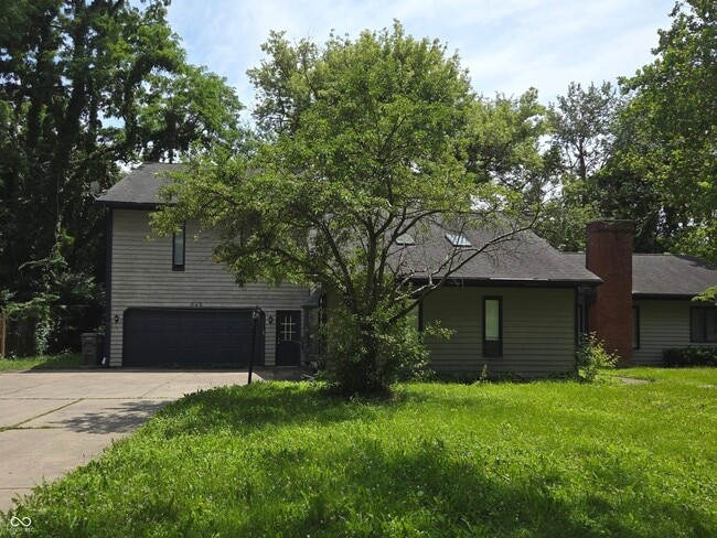 Building Photo - 945 Fox Hill Dr