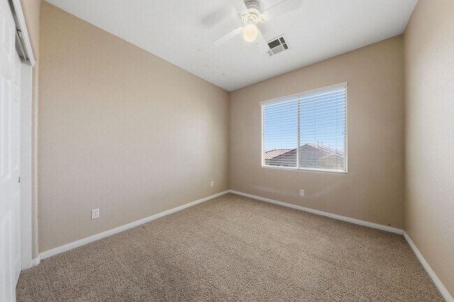 Building Photo - Spacious Summerlin Gem with Loft and Balcony Suite
