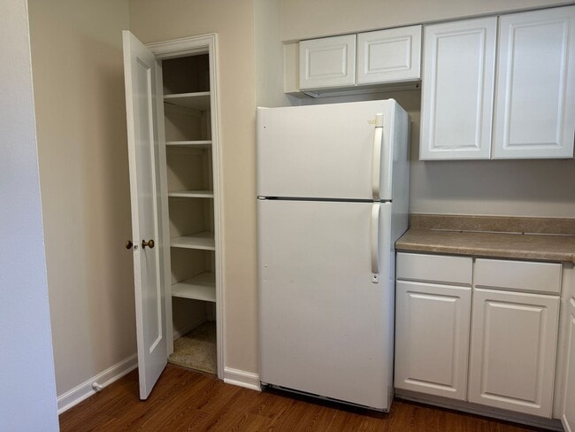 Building Photo - Cozy 2 Bedroom Home