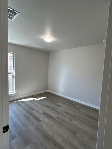 Building Photo - 318 Savannah