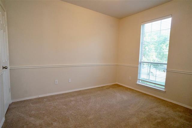 Building Photo - 9304 Clearview Dr