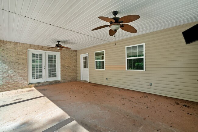 Building Photo - 330 Boggy Hollow Rd