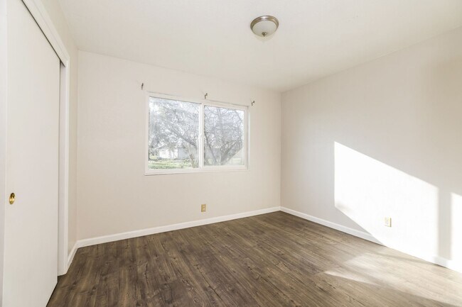 Building Photo - PURE Property Management Presents: 3 Bedroom 2 Bath in Santa Rosa!