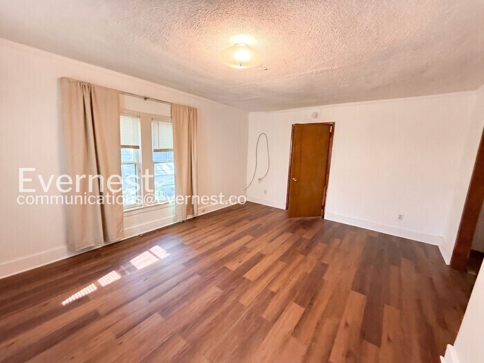 Building Photo - 1233 Elm Ave