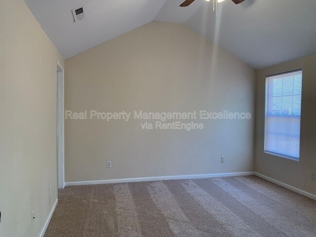 Building Photo - 5611 Sojourn Dr