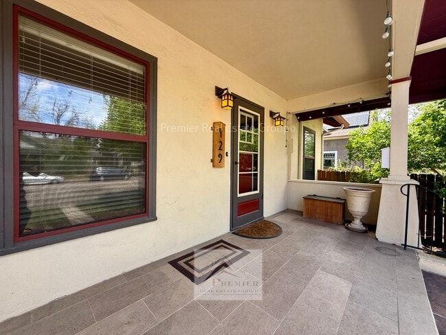 Building Photo - 429 E San Rafael St